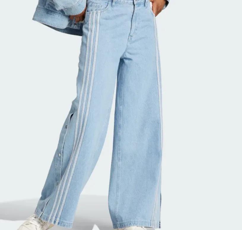 아디다스 삼선 스트라이프 데님 청바지 NEUTRAL COURT DENIM PANTS