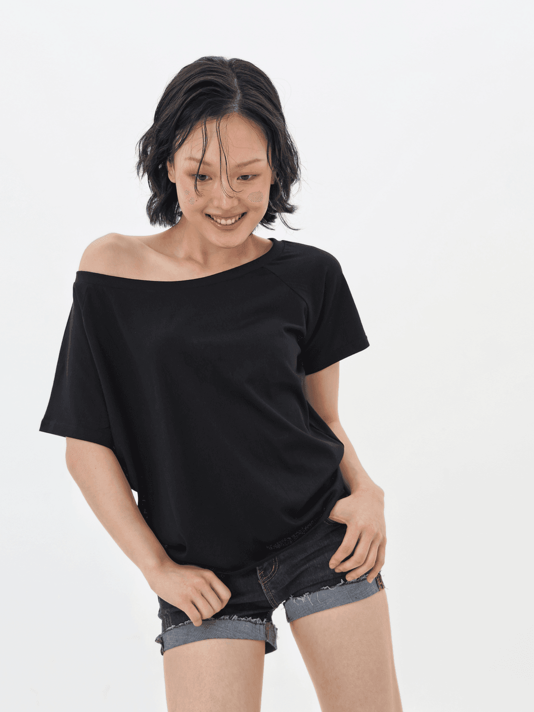 Soft Relaxed Off-Shoulder Tee_Black
