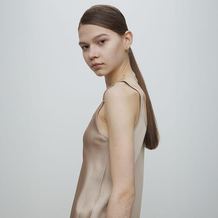 SATIN SLEEVELESS_ GOLDEN SAND