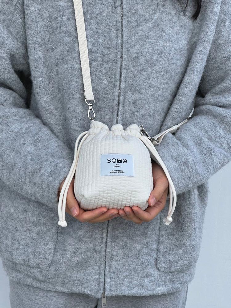 누빔 스트링 크로스백 미니(String cross bag mini) 소박한 작은 크로스가방