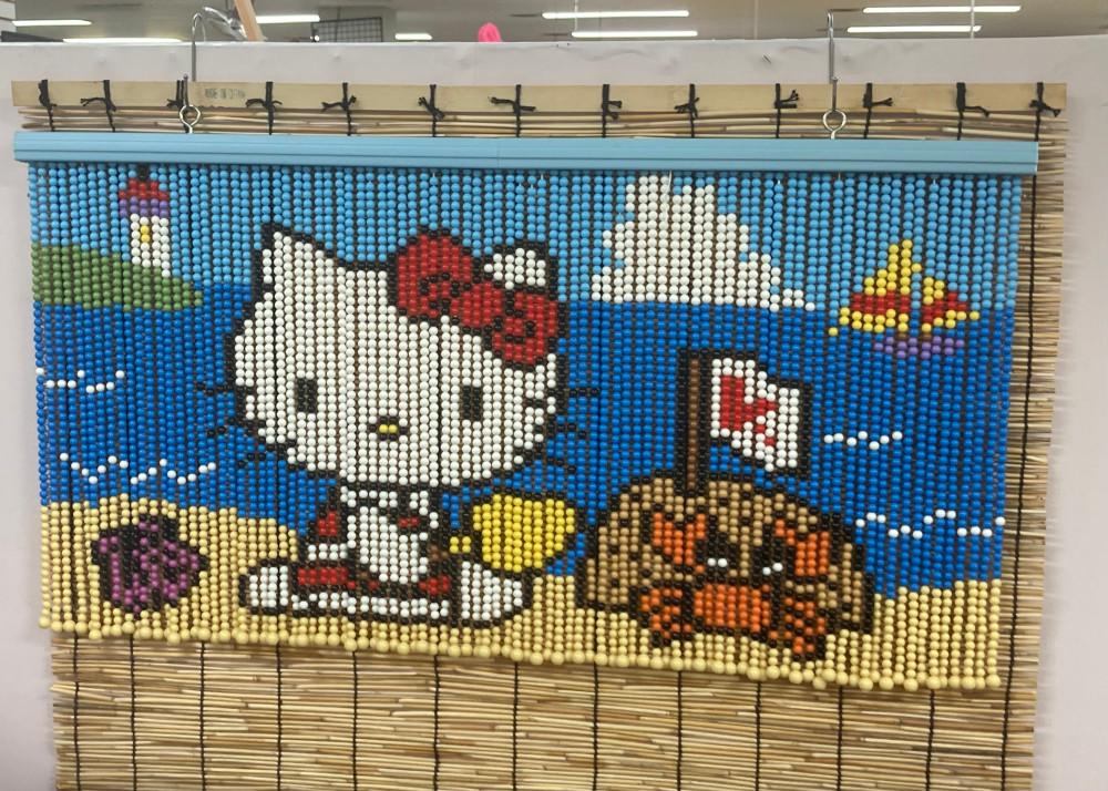 일본 빈티지 구슬발 . 핼로키티 바닷가