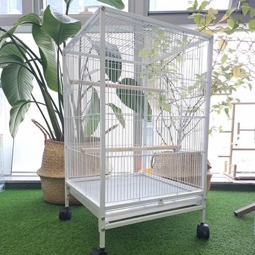 바퀴달린 화이트 새장