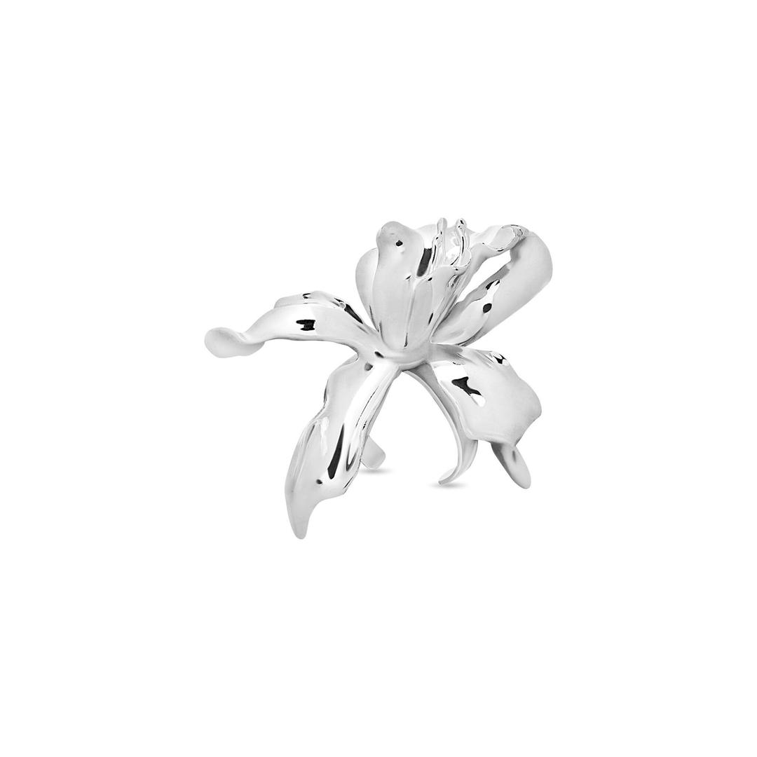 Young Woman with Lily Ring — Fancì Club