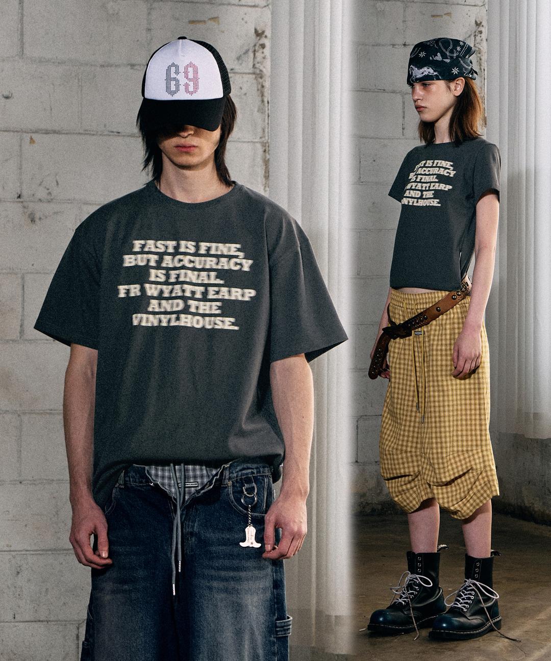 [C사이즈 5/19, M, L사이즈 5/29 예약배송] GUNFIGHT TYPO TEE CHARCOAL