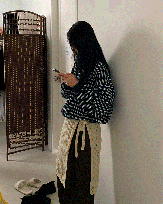 페트리코어 2000장돌파🏅 당일출고🚀 봄맨투맨! 로고 패치 브이넥 스트라이프 맨투맨 (2color)