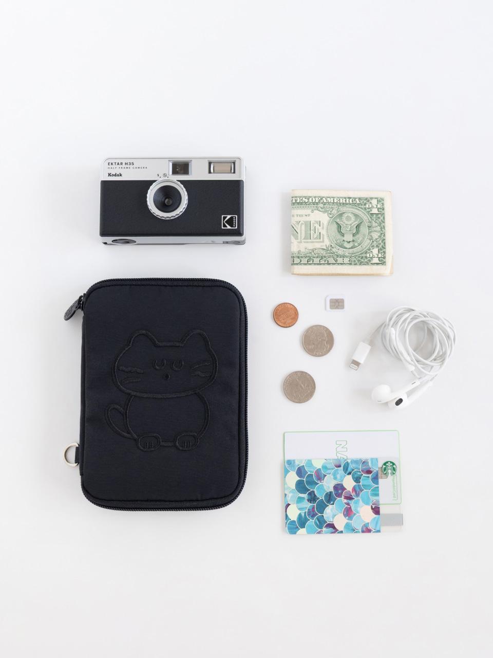 Brunch Brother 블랙 모그리 여권 파우치