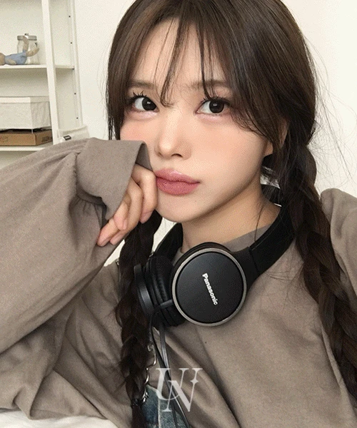 [UNIVE] [당일출고🚀] (1+1 할인) [얼리어텀🍂] 레오 이지핏 트임 세미 오버핏 티셔츠 - 7color