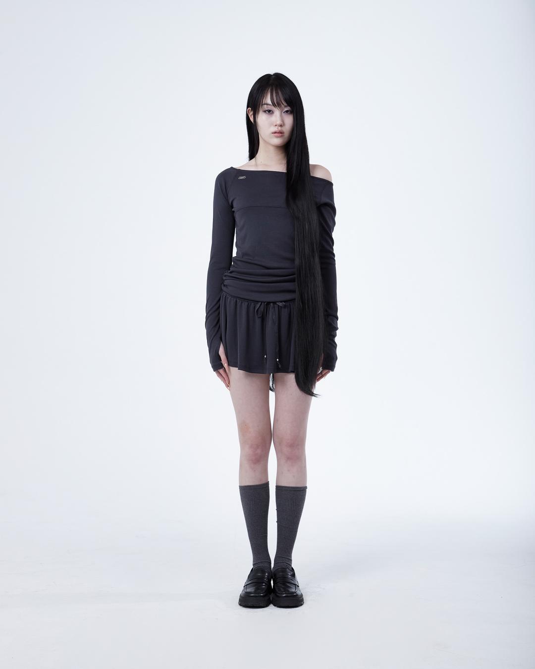 (11/22순차발송)RAGLAN METAL LOGO DRESS [CHACOL]