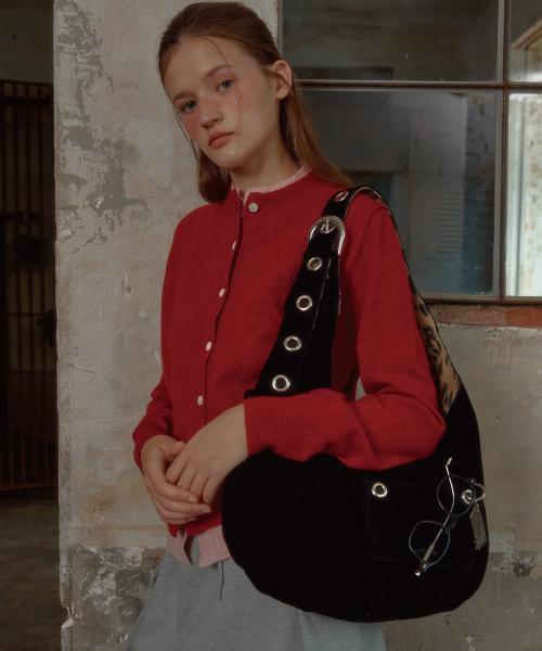 BUCKLE REVERSIBLE SHOULDER BAG_SUEDE BLACK