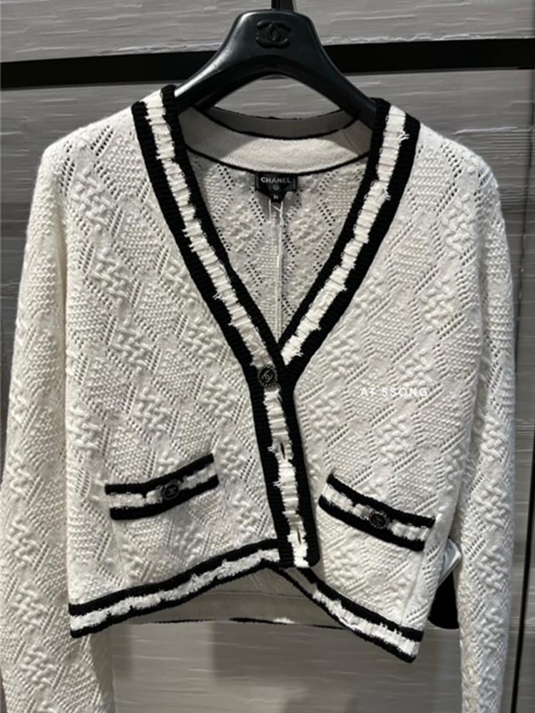 샤넬 크루즈 화이트 블랙 크로쉐 포켓 니트 가디건 CHANEL CRUISE WHITE BLACK CROCHET POCKET KNIT CARDIGAN