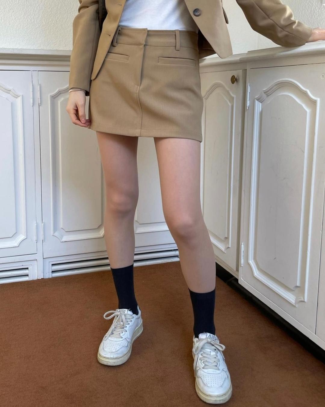 로우라이즈 미니 스커트