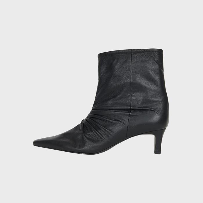 Rushy Ankle Boots / BLACK
