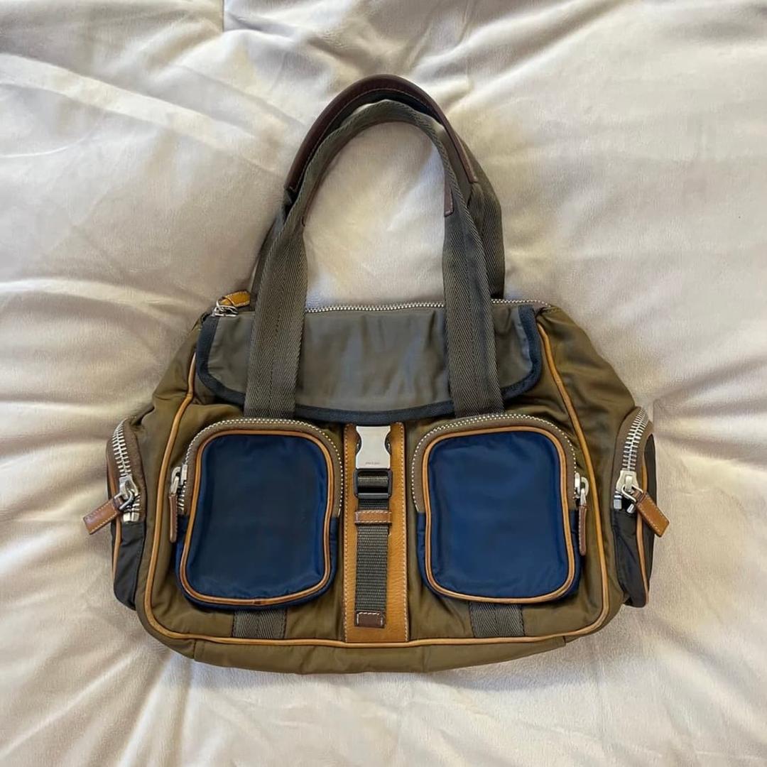 프라다 Tessuto Active Nylon Shoulder Bag | 후루츠패밀리