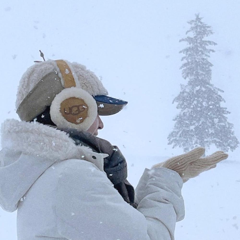 어그 귀마개 이어머프 미국 어그 체스트넛 양털 귀마개 방한 귀도리 UGG 20955 자수