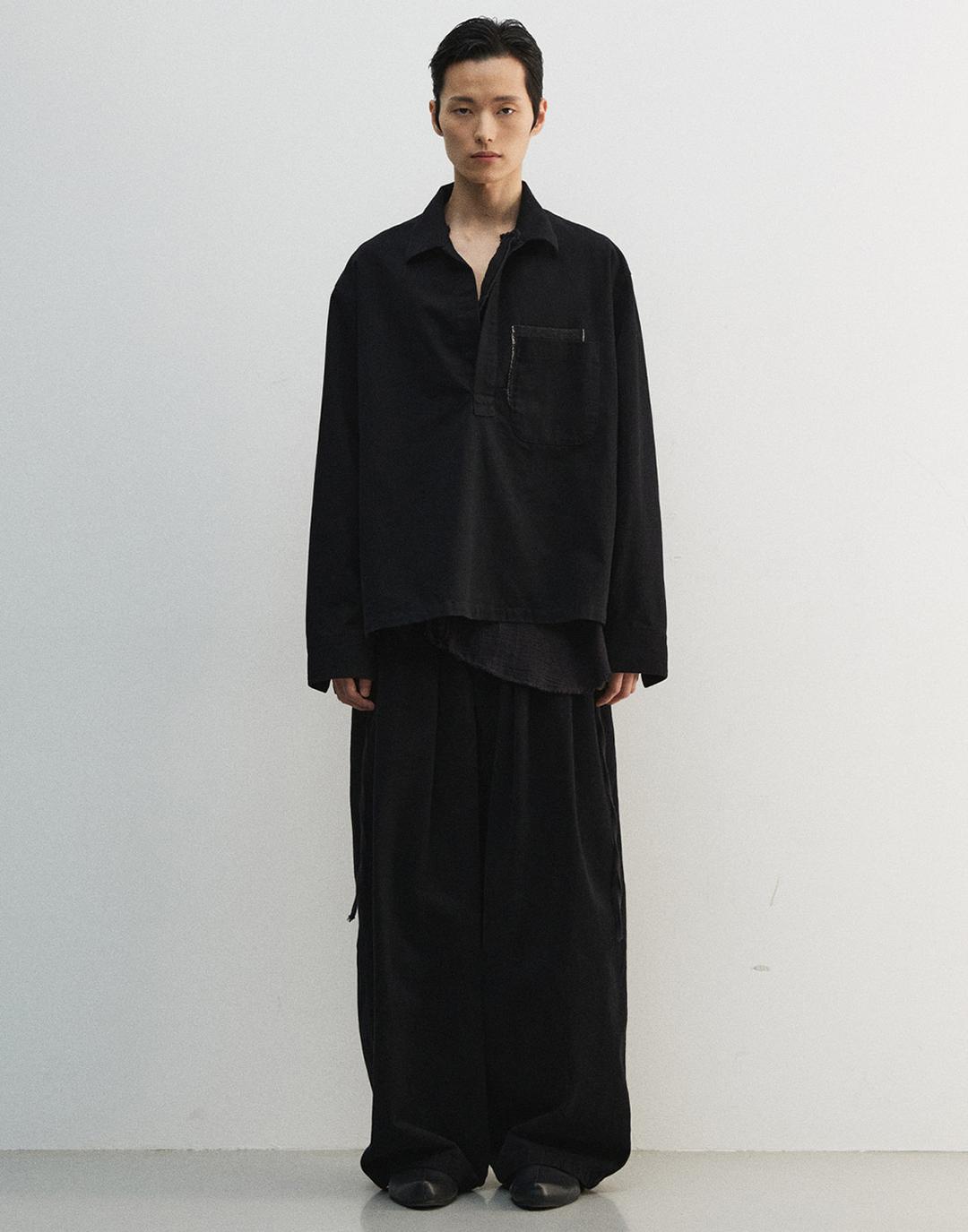 Dot Patch Pullover Shirt (Black)