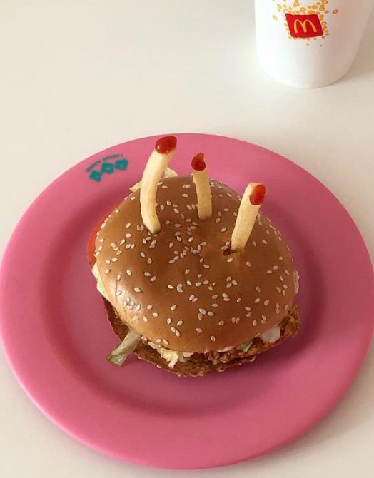 내겐 너무 가벼운 접시 (Disney pink)