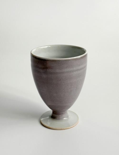 파스텔 퍼플 굽 잔