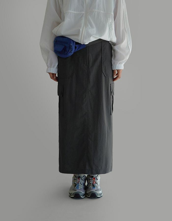 [by LAROOM] 나일론카고스커트