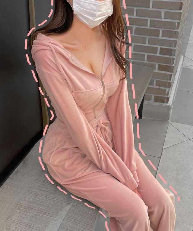 장담한다 핵이쁜 추리닝 핏 *최저가* 색감 보들 벨벳 크롭 후드 집업 + 와이드 밴딩 팬츠 투피스 벨벳트레이닝세트 (아이보리/핑크/그레이/블랙)