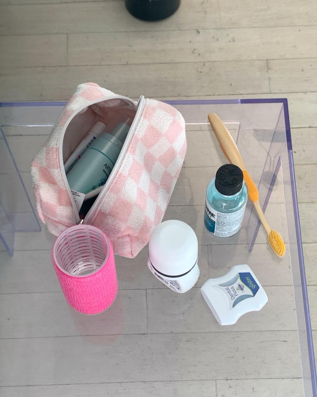 [L - 9/13 예약배송] Checker Board Terry Pouch (Pink)