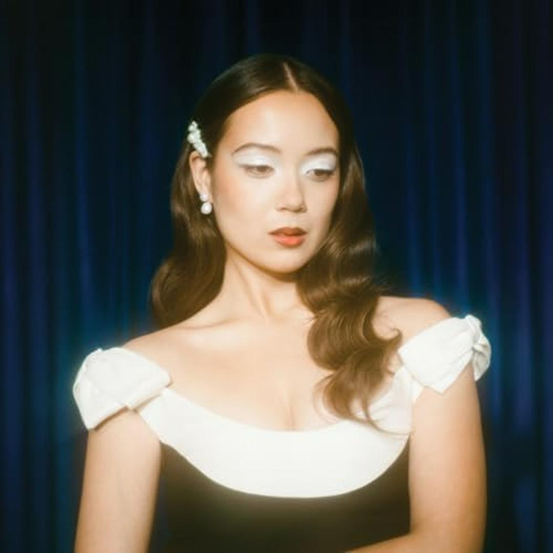 Laufey / Bewitched: The Goddess Edition (2LP Box Pack, Navy Blue Vinyl, Booklet, Board Game) *구매시 유의사항을 확인하세요.