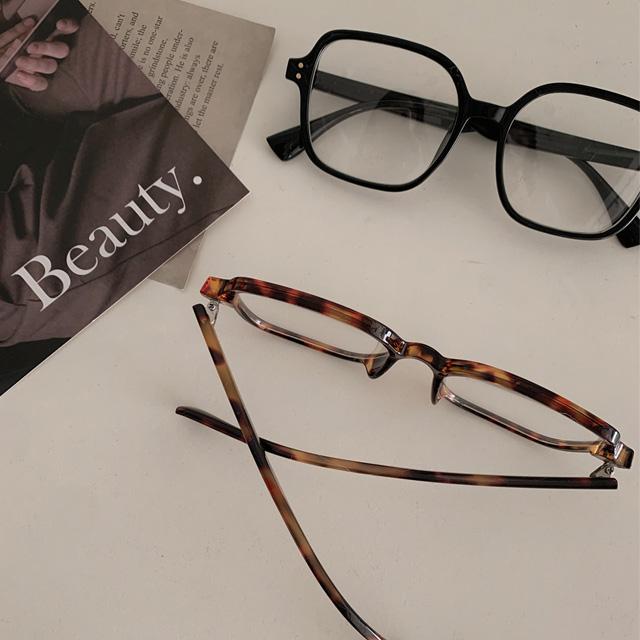 [무배]스퀘어 호피 뿔테 안경 0979 (2color)