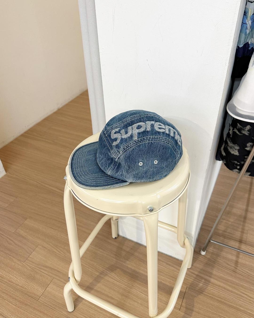 슈프림 데님 탑로고 캠프캡