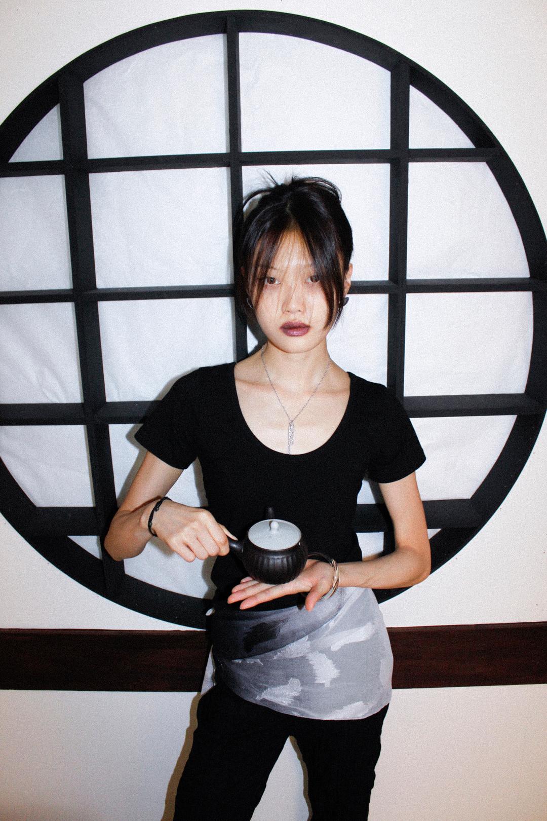 라운드넥 반팔 T (black,white) 당일발송