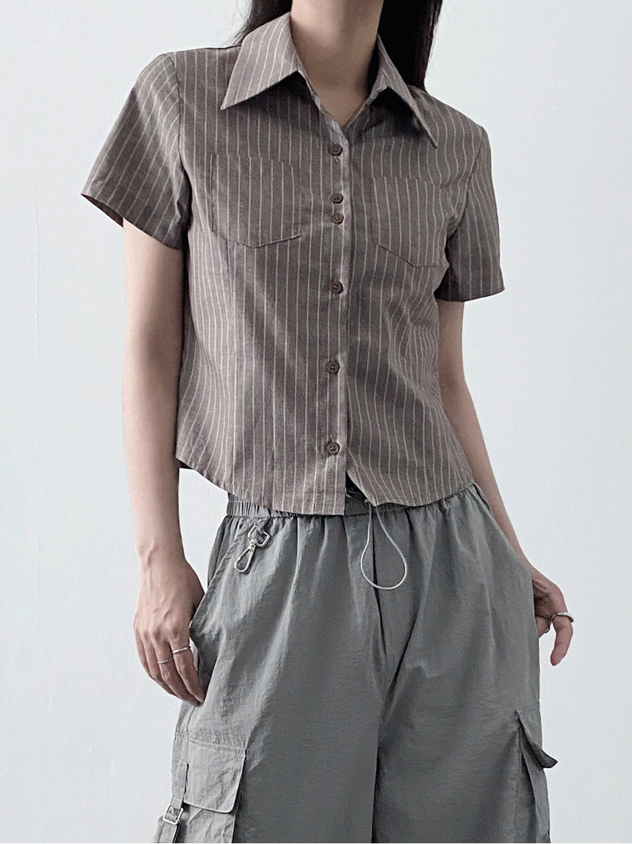 더블 버튼 스트라이프 크롭 셔츠