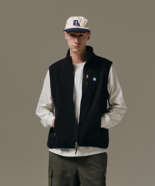 로고 플리스 베스트 블랙