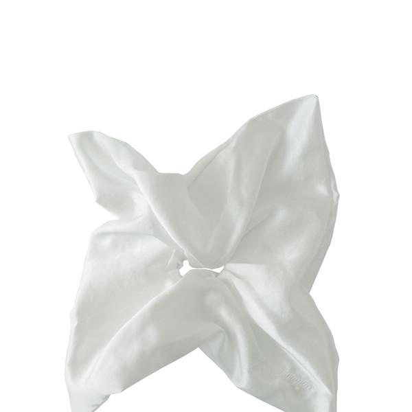 ARTIST SQUARE SCRUNCHIE (WHITE)