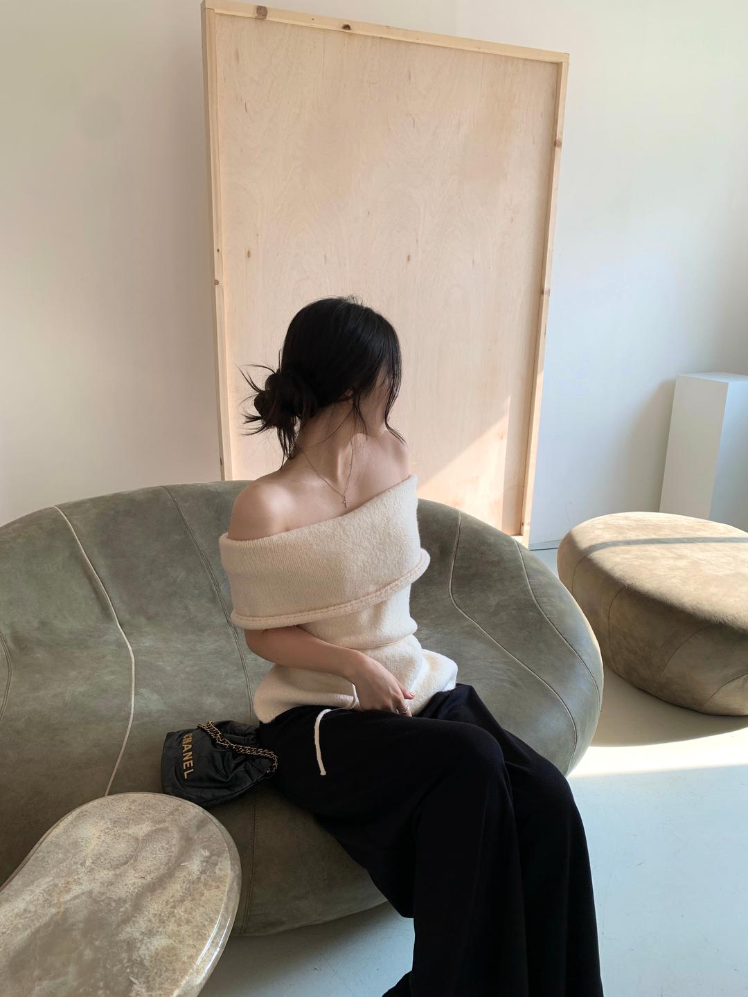 하이원스 [울50%] 여성 디어 연말룩 겨울 오프숄더 반팔 니트