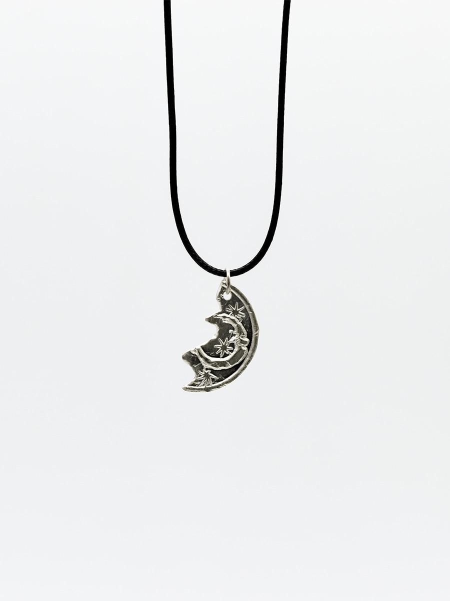 The Sun #04P 실버 초승달  반쪽 목걸이 RIGHT