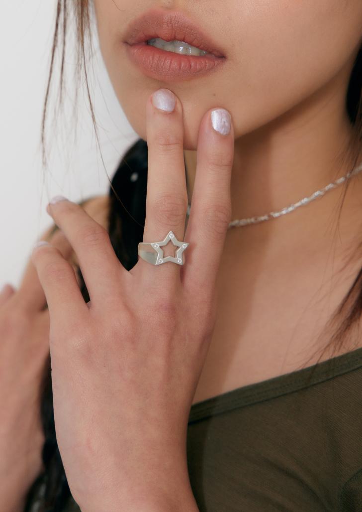 stud pressed star ring