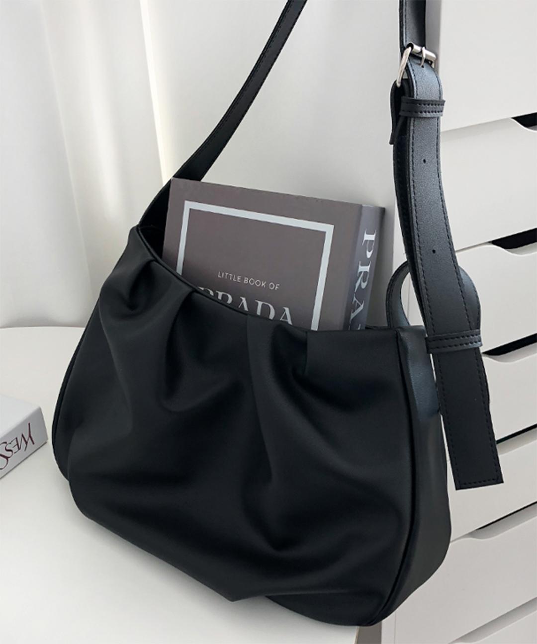 데일리바인 [당일발송]2col 미디엄 셔링 벨트스트랩 숄더백 직장인 대학생 출근 여행 보조가방 여름하객룩 데이트룩 원피스 캐주얼코디 가죽 크로스백 mo2247