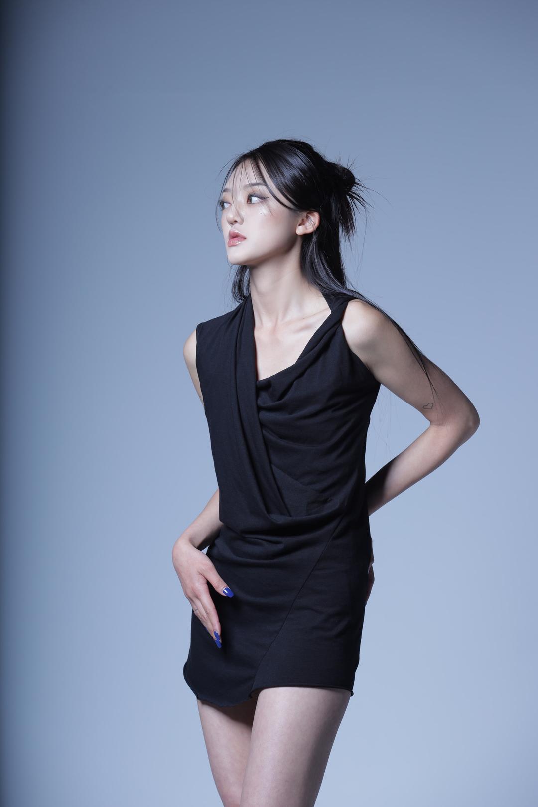04.drape dress top black