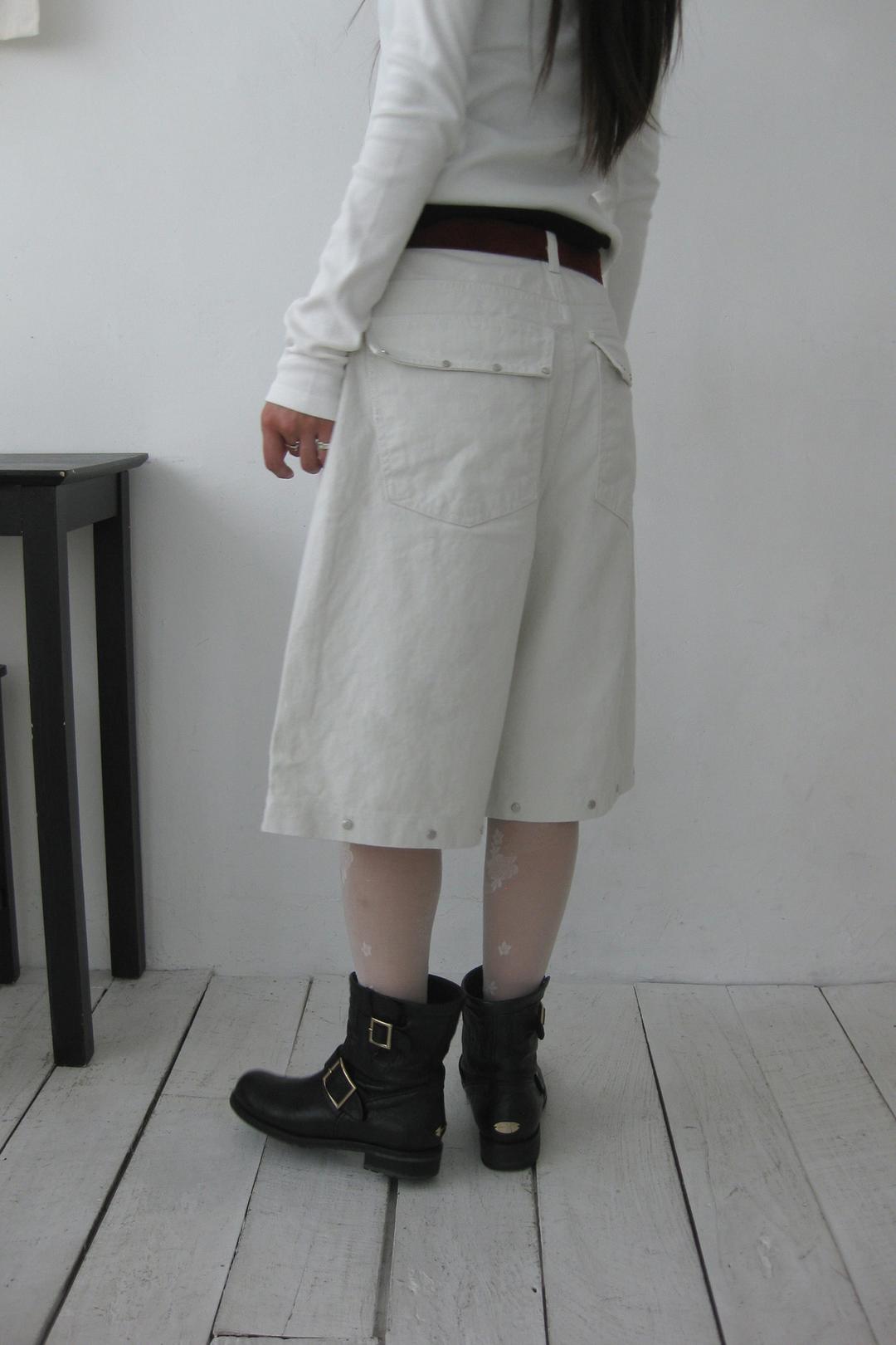 Studded bermuda pants