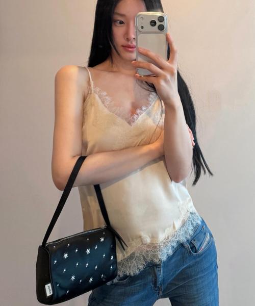 LOTSYOU_Twinkle Jelly Pouch Bag BLACK