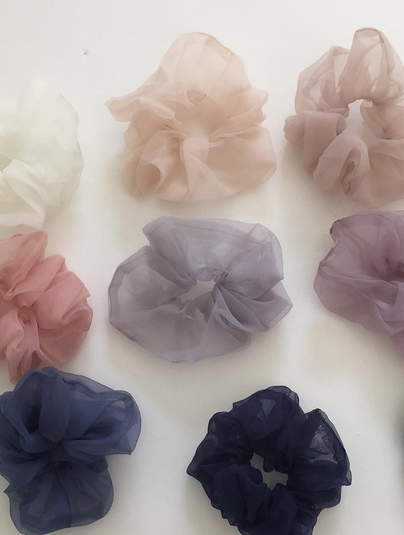 mid organza scrunchy