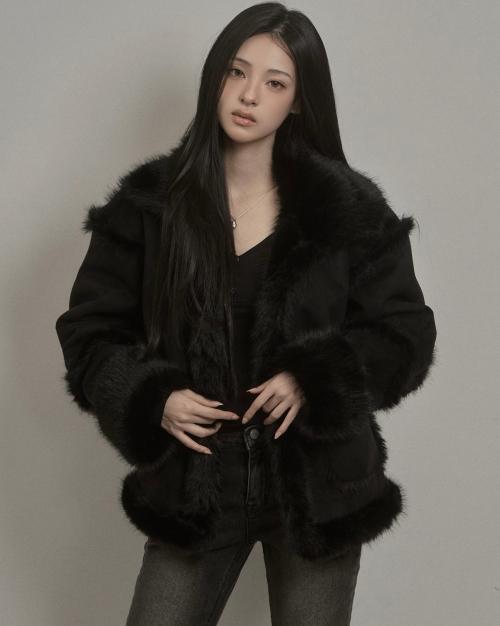 Shearing Fur Mustang (black)