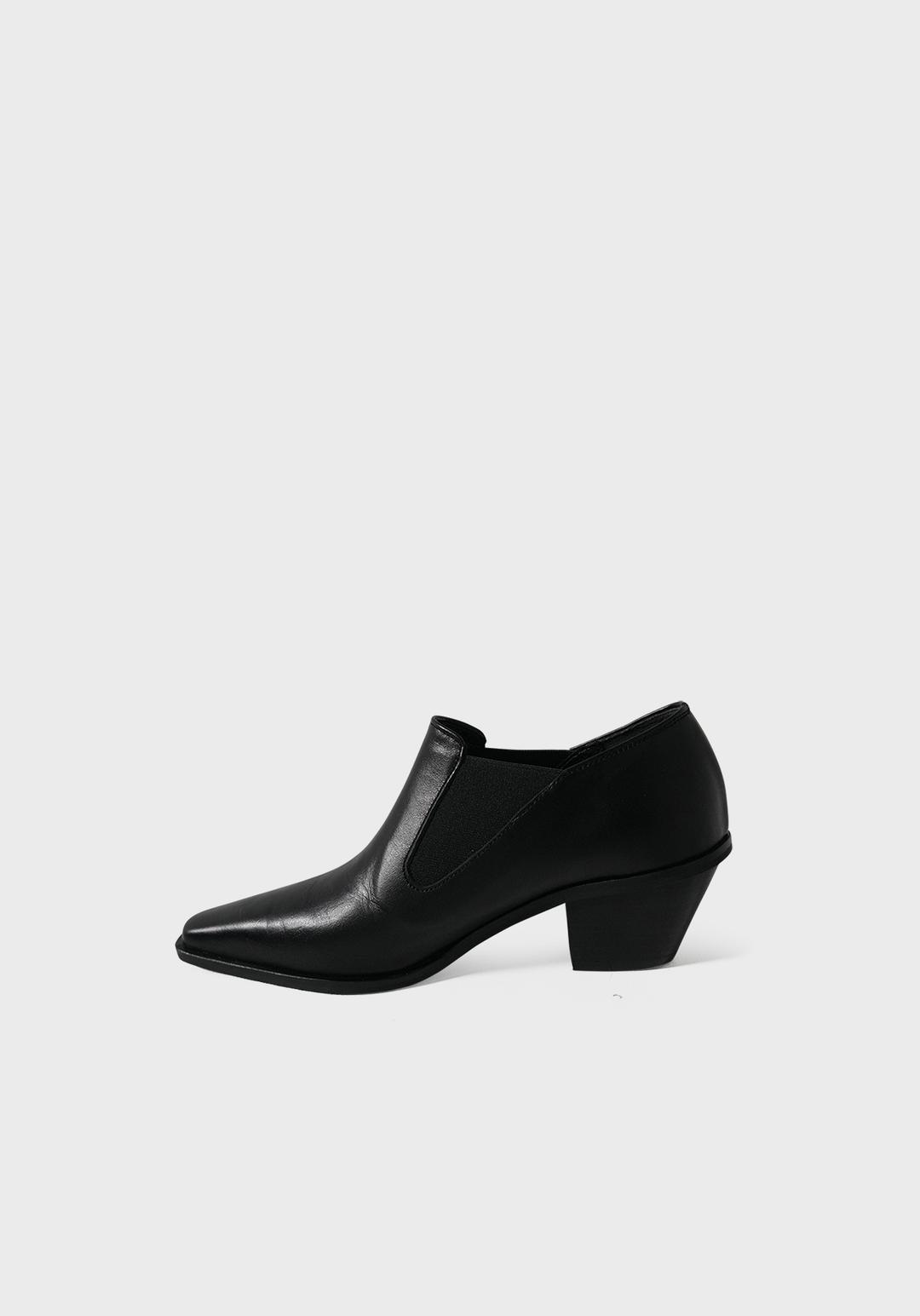 Short Chelsea Boots - Black