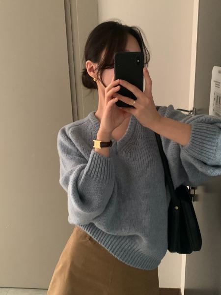 비엔나 브이넥 루즈핏 울 니트