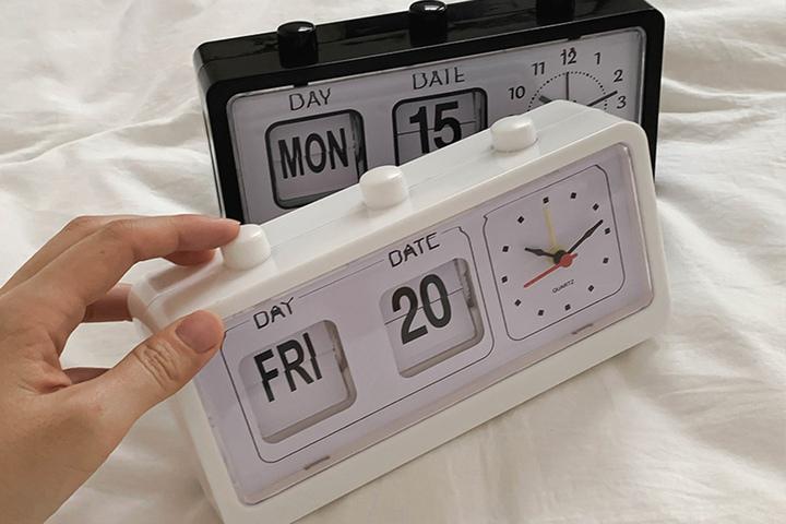 아날로그 만년달력형 레트로 심플 무소음 인테리어 무선 탁상시계