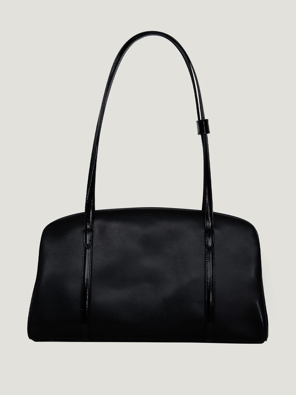 moment large shoulder bag black