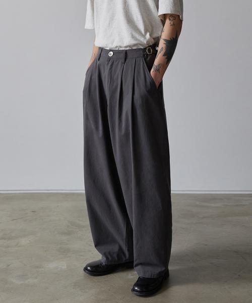 가먼트 워시드 투턱 팬츠[차콜]
