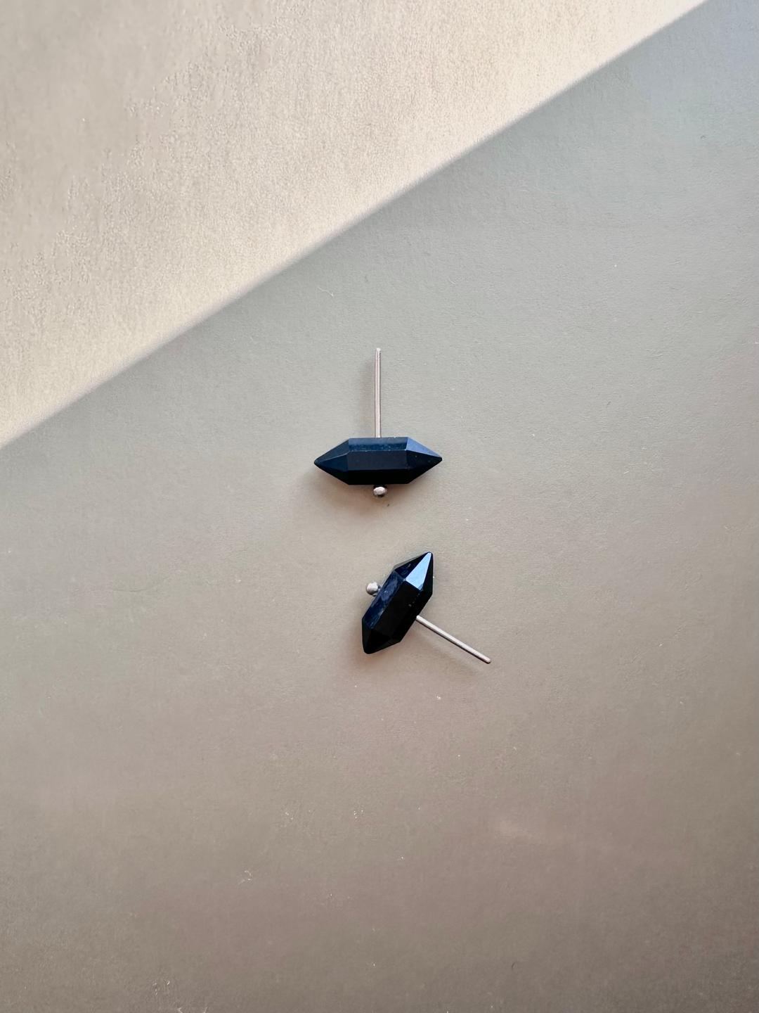 sable seed earring_black tourmaline