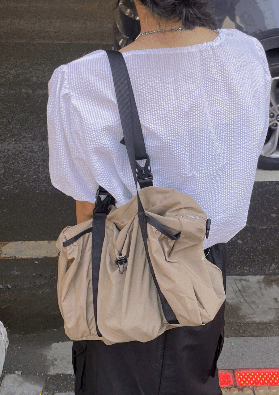 베블 나일론 포켓 숄더백 (2col) 블랙 진베이지