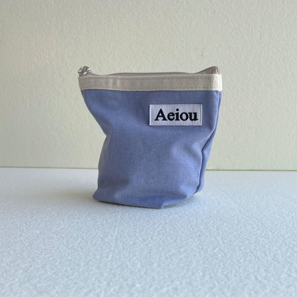Aeiou Basic Pouch (M size) Blueberry