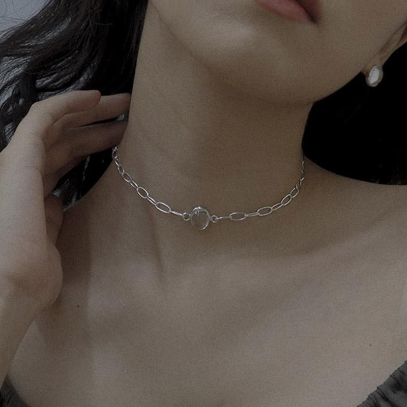 백수정 실버 초커 목걸이
