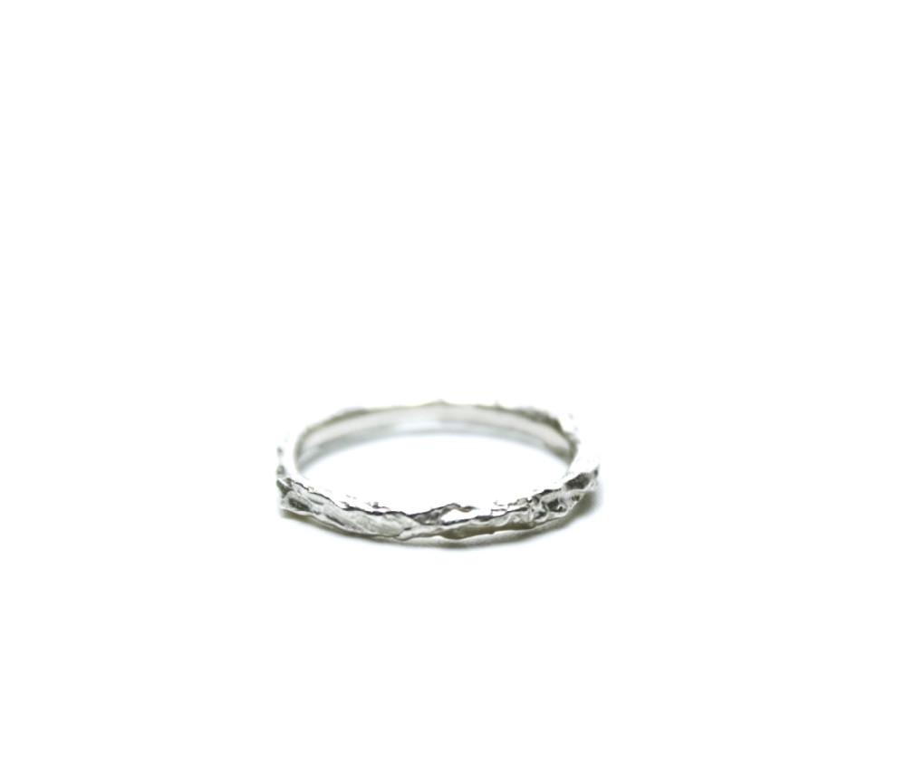 Piece Ring (조각 레이어드 가드링 멜팅 반지)